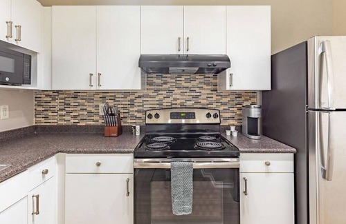 Lewisville Apartamento | Landing at Villas of Vista Ridge - 1 Bedroom in Downtown Lewisville