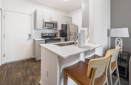 Tempe Apartamento | Landing | Beautiful 1BD, Game Room, Pool