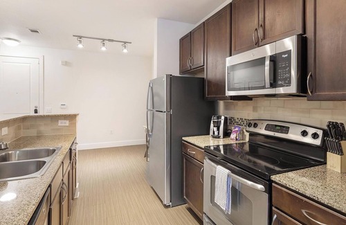 Park Central Apartamento | Landing | Beautiful 1BD, Gym, Clubhouse
