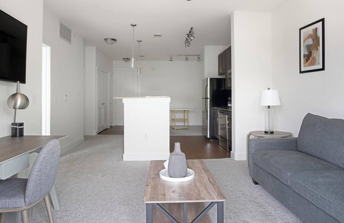 Park Central Apartamento | Landing | Beautiful 1BD, Pool, Courtyard