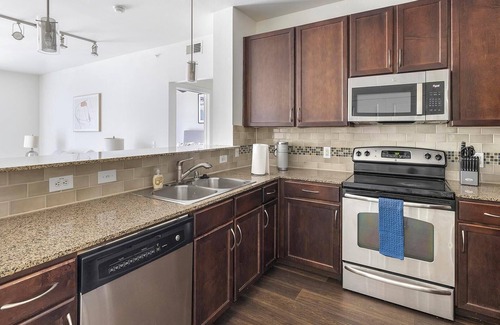 Irving Apartamento | Landing | Amazing 2BD, Pool, Clubhouse