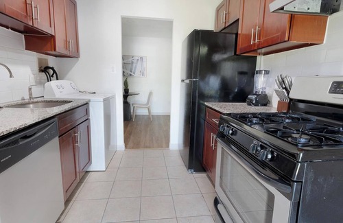 Greenbelt Apartamento | Landing | Beautiful 2BD, Pool, Gym