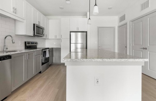 Jacksonville Apartamento | Landing | Chic 1BD, Clubhouse, Gym