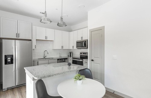 Fort Worth Apartamento | Landing | Chic 1BD, Clubhouse, Pool