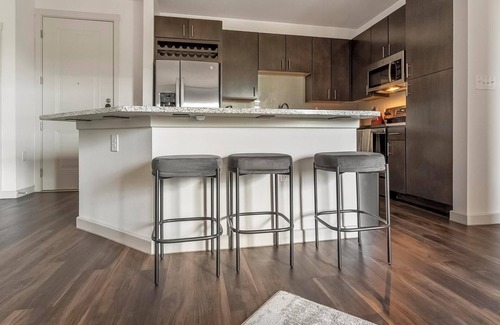 Wetmore Apartamento | Landing | Chic 1BD, Game Room, Courtyard
