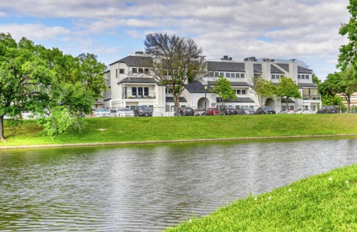 Fort Worth Apartamento | Landing at Axis Waterfront - 1 Bedroom in Downt...