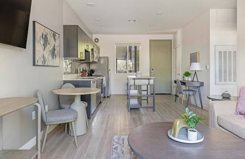 Maryvale Village Apartamento | Landing | Chic 1BD, Gym, Yoga Studio