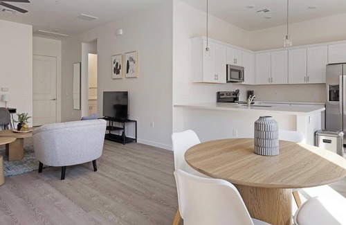Oro Valley Apartamento | Landing | Chic 2BD, Pool
