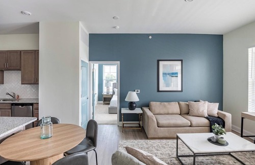 Wilmington Apartamento | Landing | Chic 2BD, Pool, Gym
