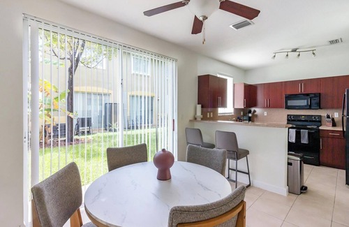 Homestead Apartamento | Landing at Seascape Pointe - 3 Bedrooms in Home...