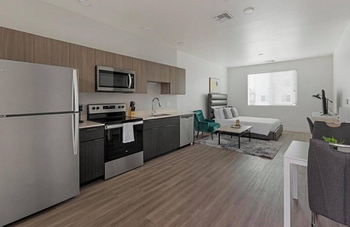 Goodyear Apartamento | Landing | Chic Studio, Gym, Courtyard