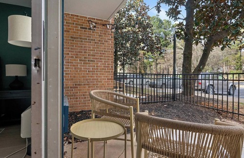 Northeast Raleigh Apartamento | Landing | Chic Studio, Pool, Gym