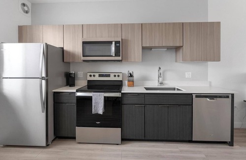 Goodyear Apartamento | Landing | Incredible 1BD, Yoga Studio, Gym