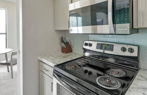 Briarforest Apartamento | Landing | Incredible 1BD, Gym, Pool