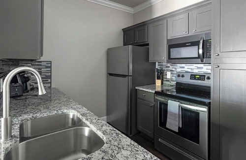 Richmond Apartamento | Landing at Residences at River Park West - 1 Be...