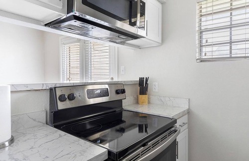 Denton Apartamento | Landing | Incredible 2BD, Pool, Gym