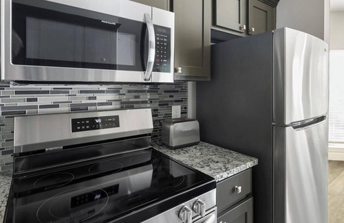 Richmond Apartamento | Landing at Residences at River Park West - 2 Be...