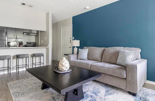 Royal Ridge Apartamento | Landing | Incredible 1BD, Clubhouse, Gym