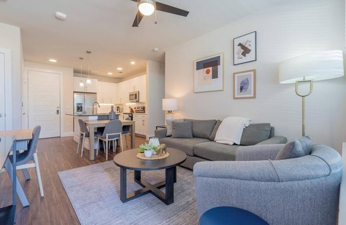Wetmore Apartamento | Landing | Incredible 2BD, Pool, Yoga Studio