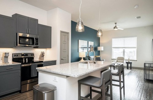 Wimauma Apartamento | Landing | Modern 1BD, Clubhouse, Gym