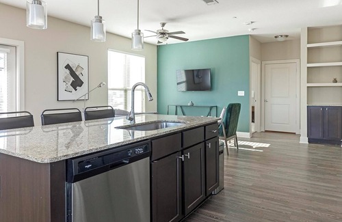Gruene Apartamento | Landing | Amazing 2BD, Game Room, Pool