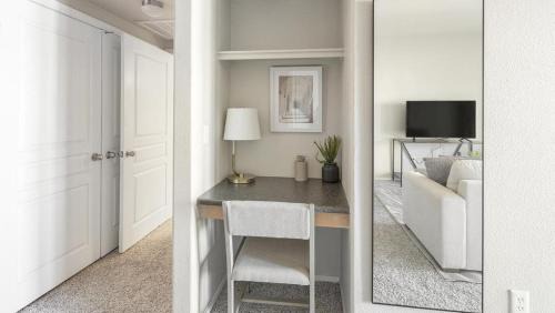 North Las Vegas Apartamento | Landing Modern Apartment with Amazing Amenities (ID1256X519)