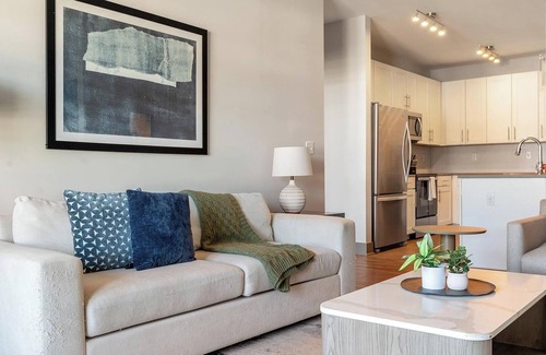 Florida Central Atlantic Coast Apartamento | Landing | Spectacular 2BD, Pool, Gym