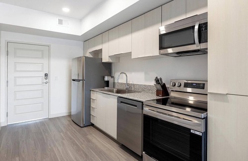 North Mountain Apartamento | Landing | Spectacular 1BD, Pool, Gym