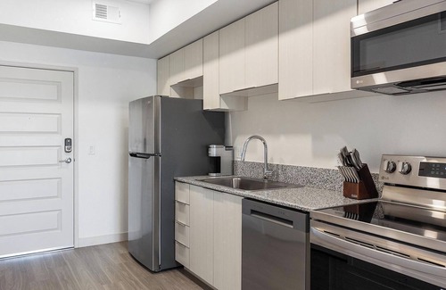 North Mountain Apartamento | Landing | Spectacular 1BD, Pool, Gym