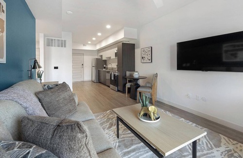 North Mountain Apartamento | Landing | Spectacular 1BD, Pool, Gym