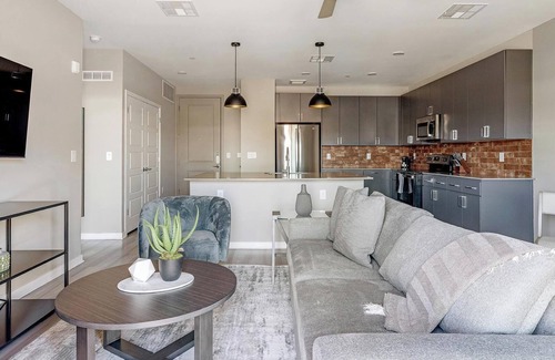 Warehouse District Apartamento | Landing | Spectacular 1BD, Rooftop Lounge