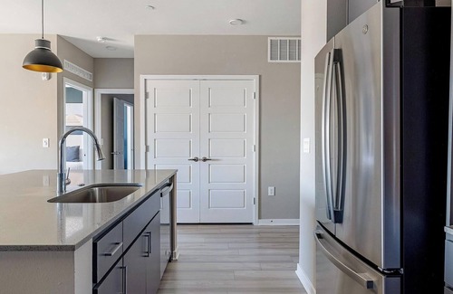 Warehouse District Apartamento | Landing | Spectacular 1BD, Rooftop Lounge