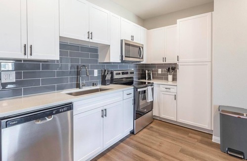 Townsite Apartamento | Landing | Spectacular 2BD, Rooftop Lounge, Pool