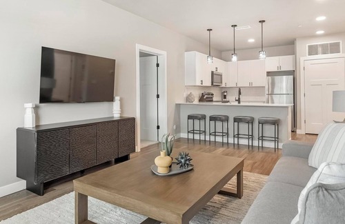 Goodyear Apartamento | Landing | Spectacular 2BD, Clubhouse