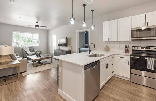 Goodyear Apartamento | Landing | Spectacular 2BD, Clubhouse