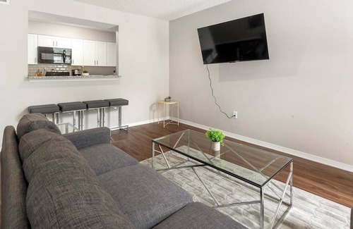 Cordova Apartamento | Landing | Spectacular 2BD, Pool, Clubhouse