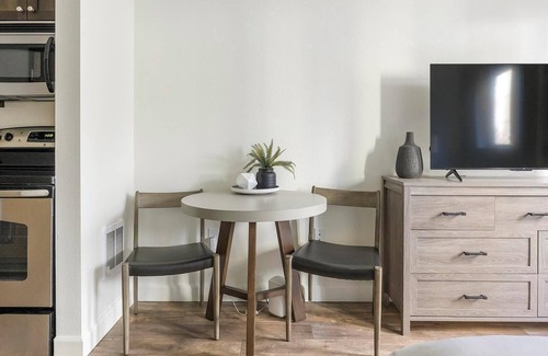 Pearl District Apartamento | Landing | Spectacular Studio, Courtyard, Gym