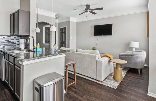 Fossil Creek Apartamento | Landing | Spectacular 1BD, Gym, Pool