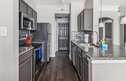 Fossil Creek Apartamento | Landing | Spectacular 1BD, Gym, Pool