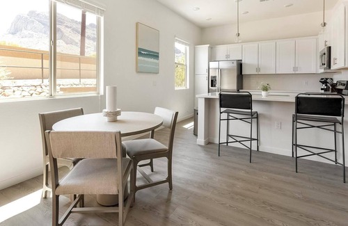 Oro Valley Apartamento | Landing | Spectacular 2BD, Pool