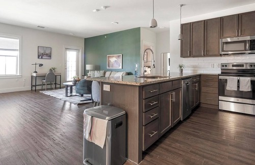 Stone Oak Apartamento | Landing | Spectacular 2BD, Pool, Gym