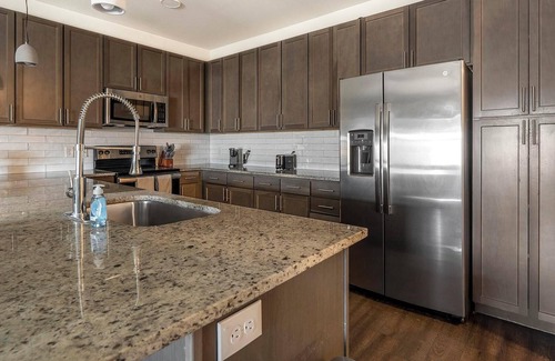Stone Oak Apartamento | Landing | Spectacular 2BD, Pool, Gym
