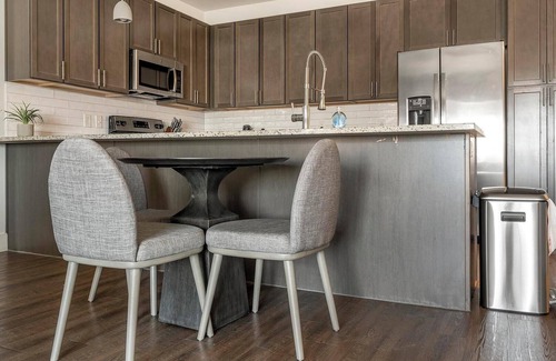 Stone Oak Apartamento | Landing | Spectacular 2BD, Pool, Gym