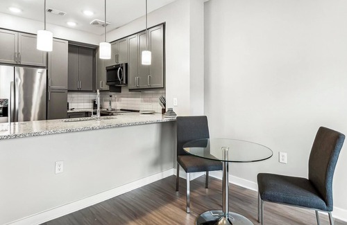 Hitch Village - Fred Wessels Homes Apartamento | Landing | Stunning 1BD, Clubhouse, Courtyard