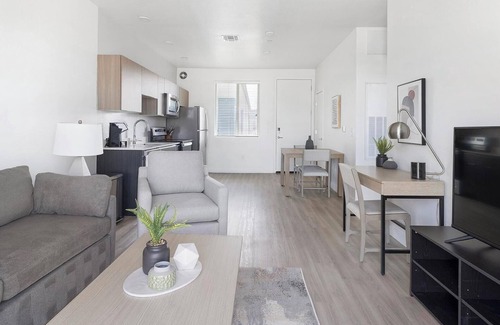 Goodyear Apartamento | Landing | Stunning 1BD, Game Room, Courtyard