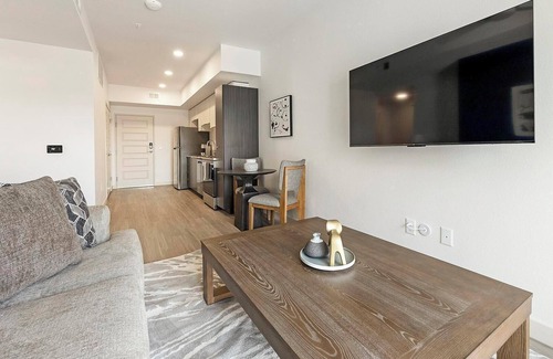 North Mountain Apartamento | Landing | Stunning 1BD, Gym, Pool