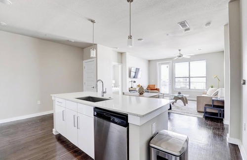 Forest Crest Apartamento | Landing | Stunning 2BD, Clubhouse, Pool