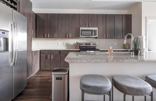 Wetmore Apartamento | Landing | Stunning 2BD, Pool, Clubhouse
