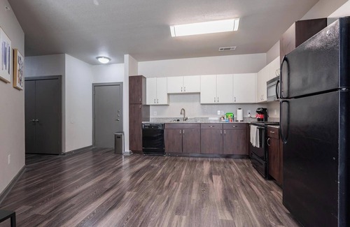 Tobin Hill Apartamento | Landing | Stunning 3BD, Courtyard, Clubhouse