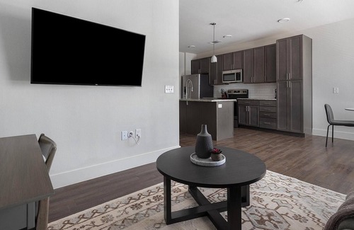 Stone Oak Apartamento | Landing | Stylish 1BD, Gym, Game Room